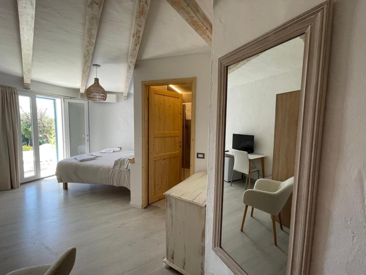 Domus De Diana Bed and Breakfast Olbia Exteriör bild