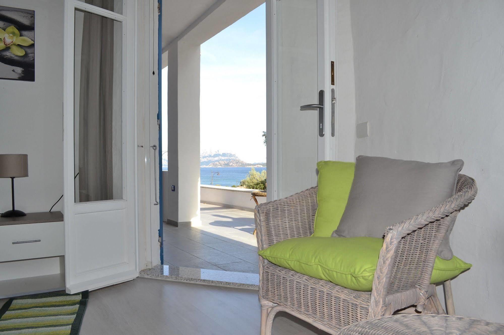 Domus De Diana Bed and Breakfast Olbia Exteriör bild