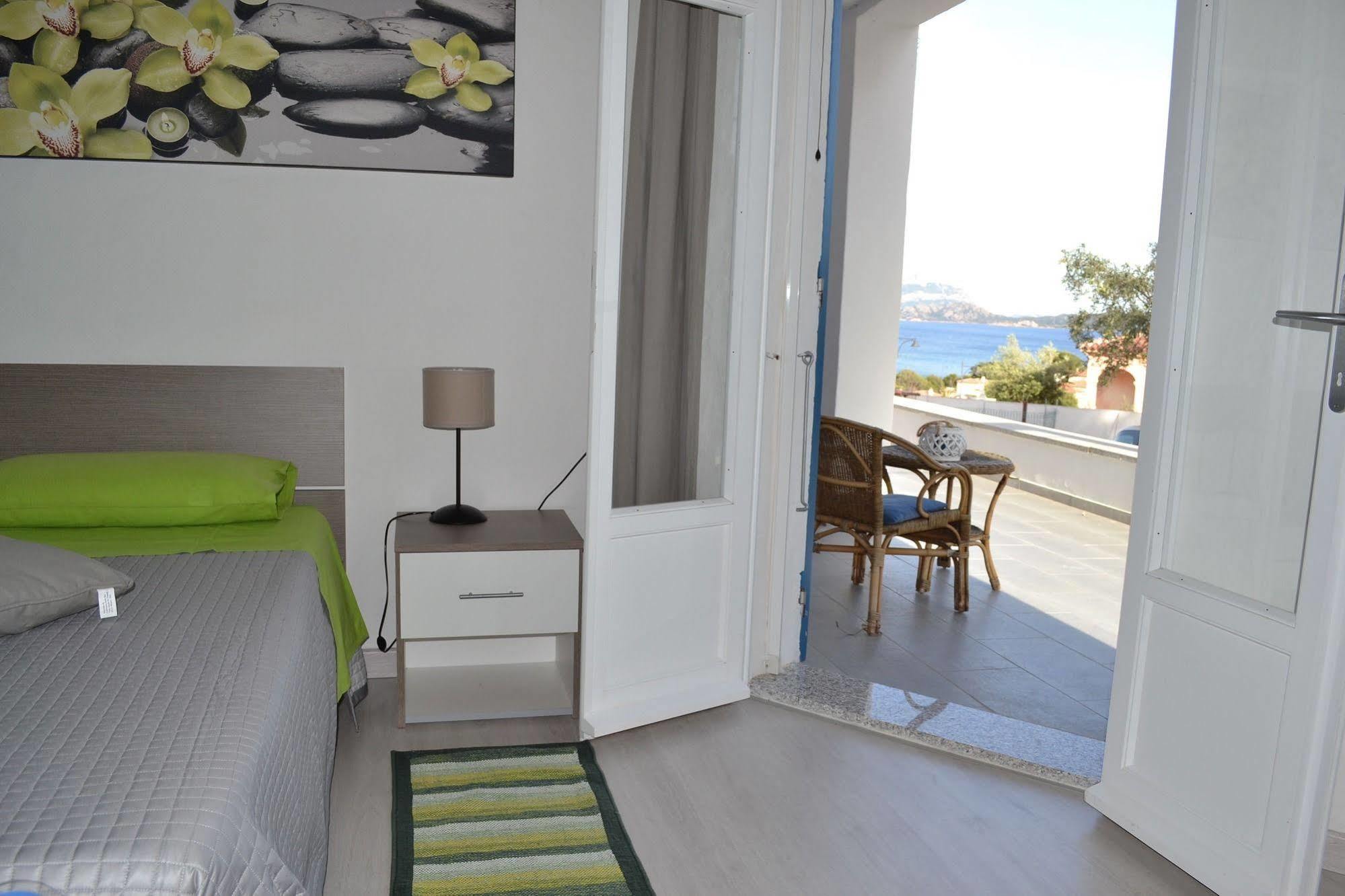 Domus De Diana Bed and Breakfast Olbia Exteriör bild